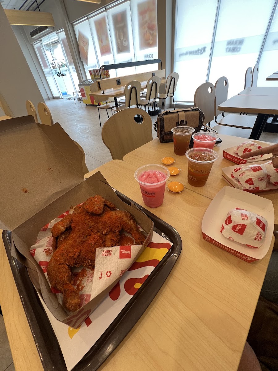 Richeese Factory Burlian Photo 5