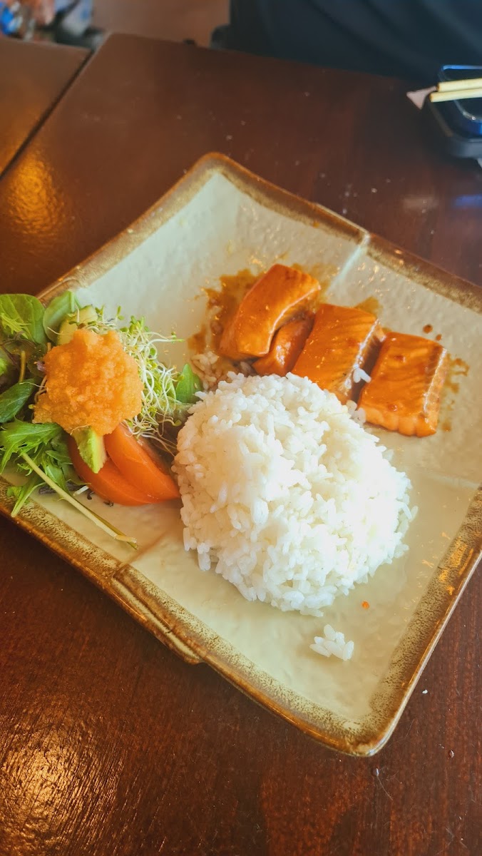Bian Sushi & Donburi Photo 8