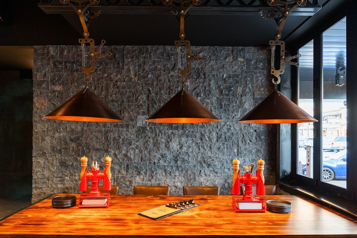 Holy Smoke Restaurant - Specialists in Slow Smoked Meats