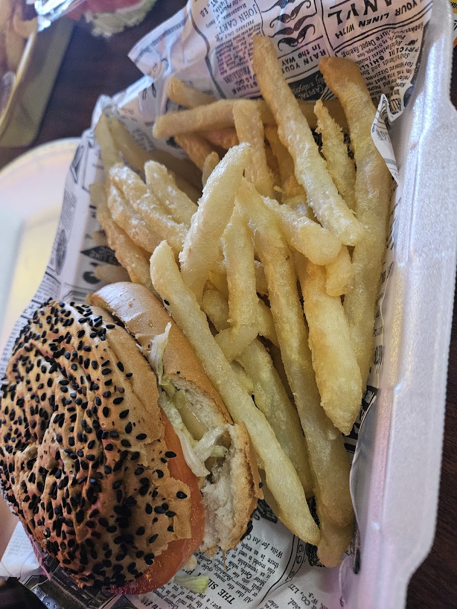 PINZ American Cafe Photo 3