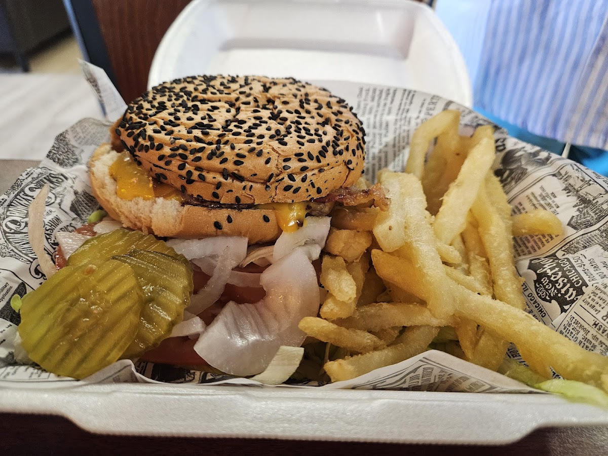 PINZ American Cafe Photo 5