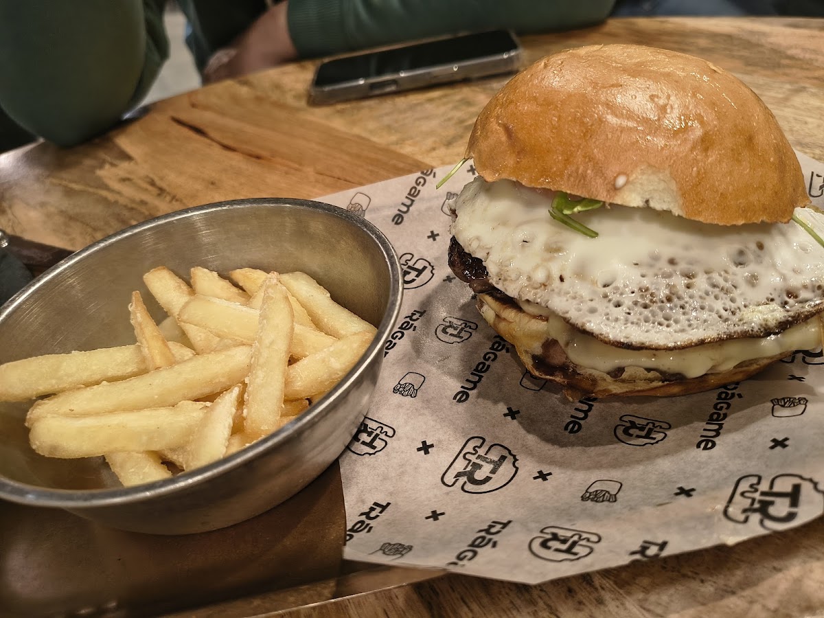Trágame Burger Photo 10