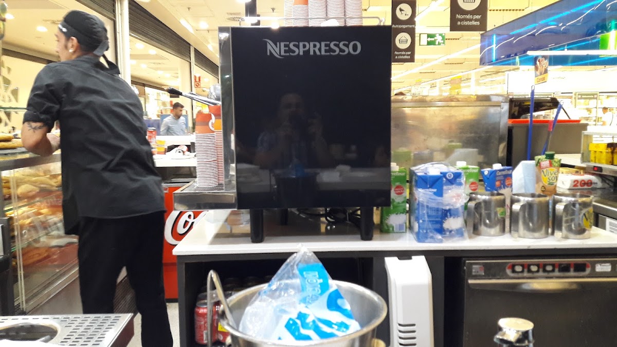Bar Cafeteria Carrefour Photo 4