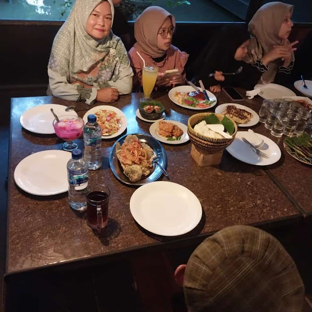 Makan Bareng