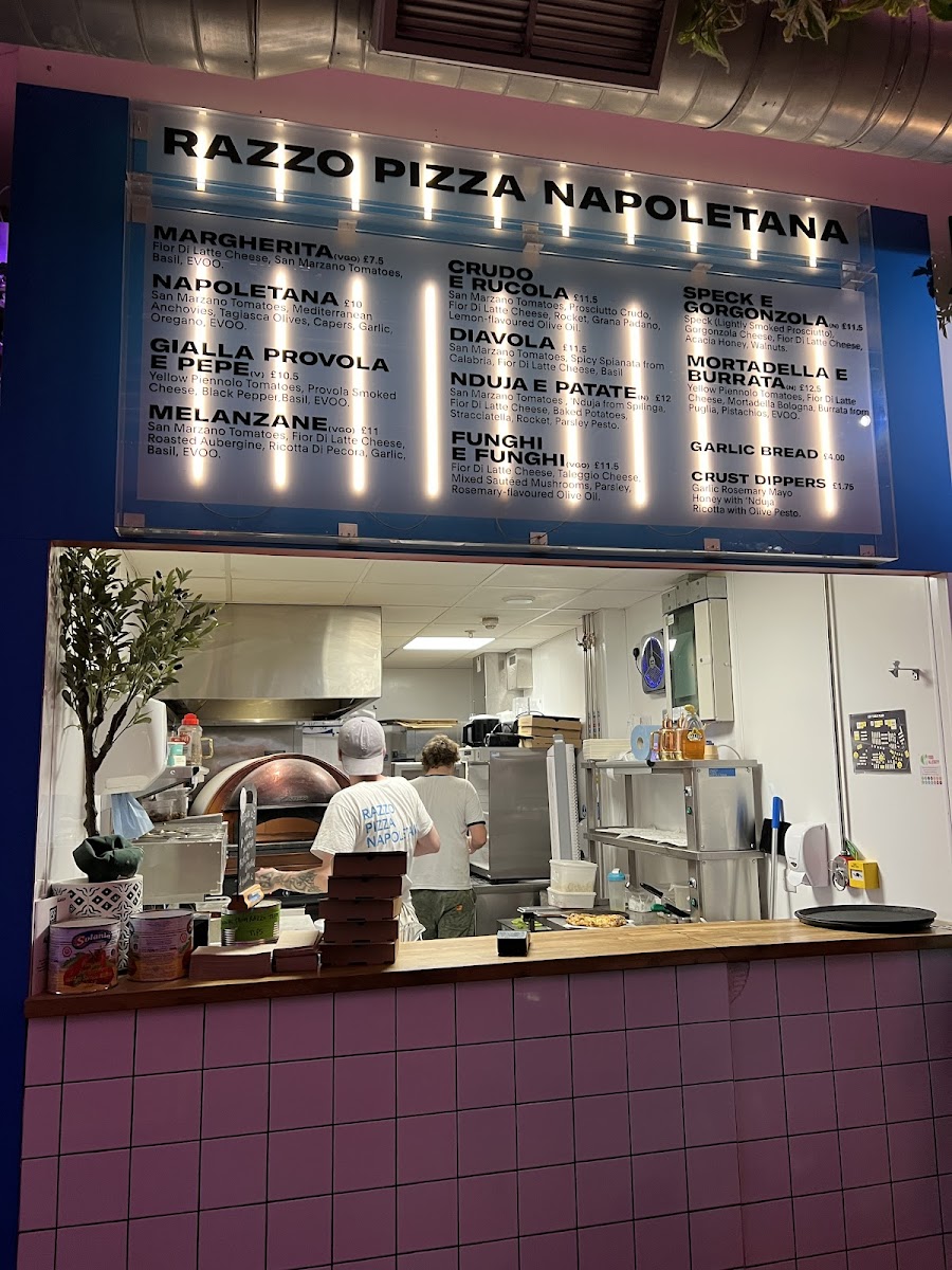Razzo Pizza Napoletana Photo Menu 3