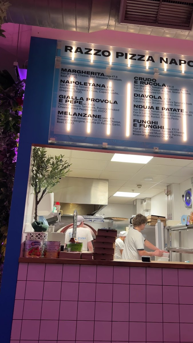 Razzo Pizza Napoletana Photo Menu 5