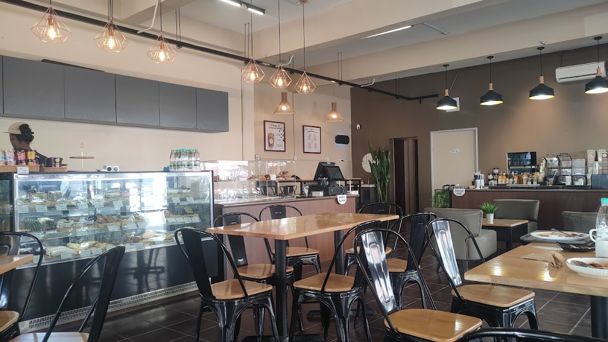 BOTANICAL CAFE JEMPOL Photo 4
