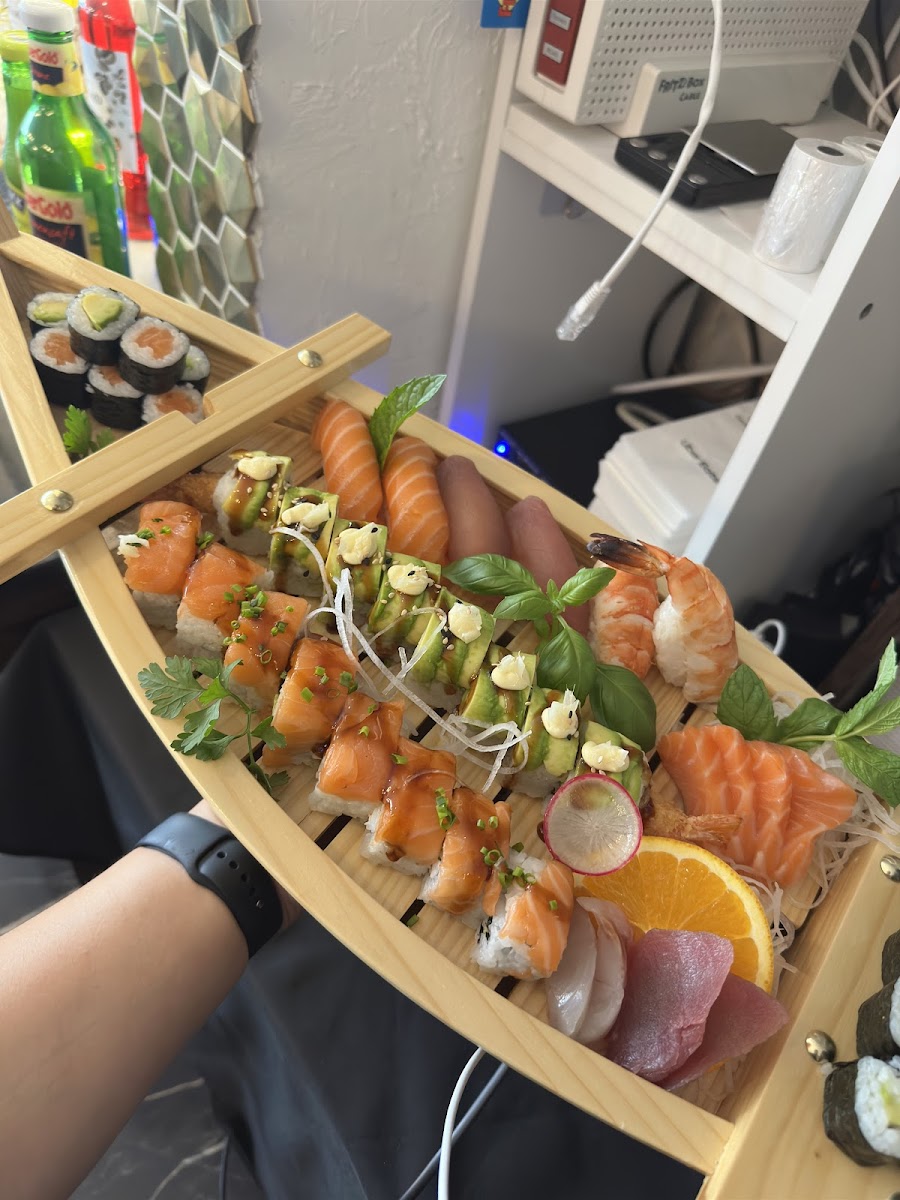Restaurant Mori Sushi & Ramen Photo 4