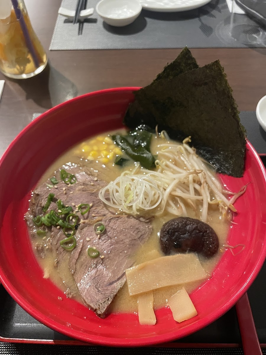 Restaurant Mori Sushi & Ramen Photo 8