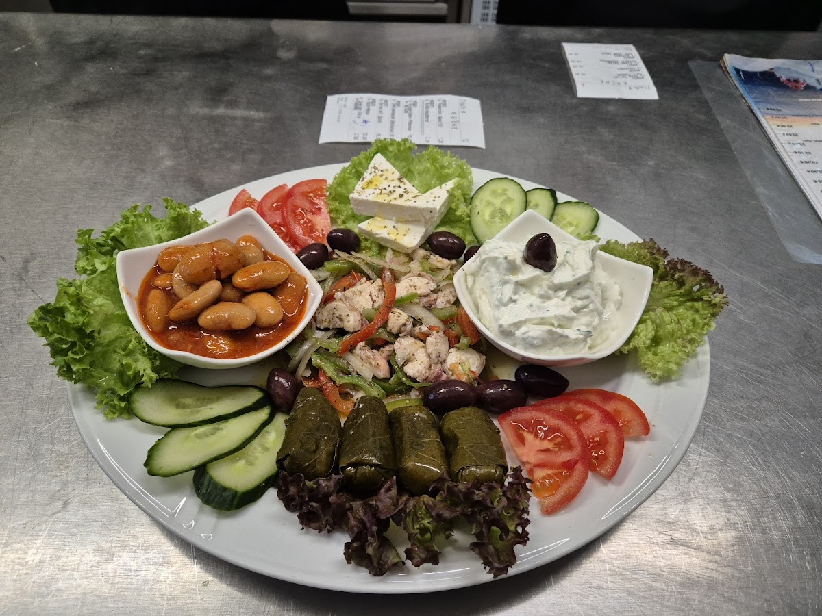 Akropolis Restaurant Photo 3