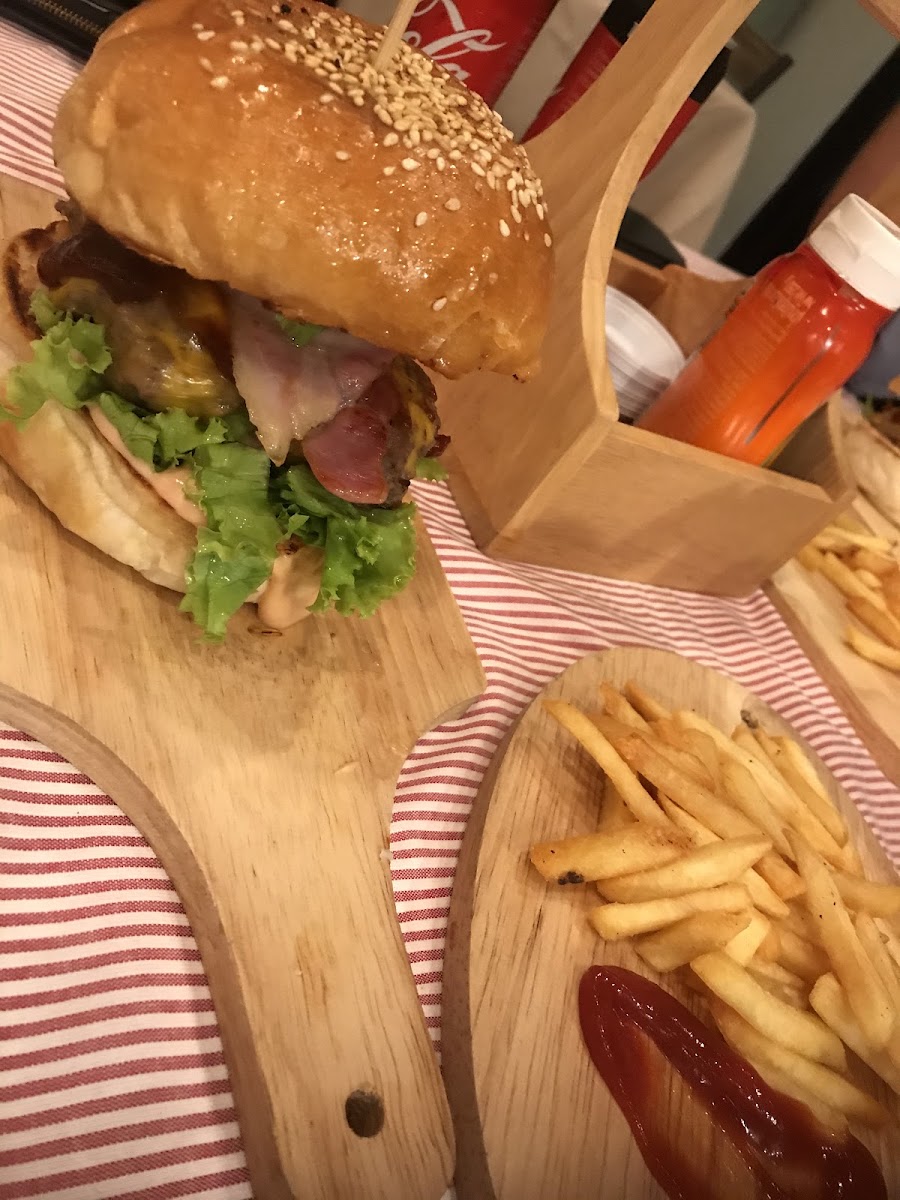 Aloha Burger Hua Hin Photo 7