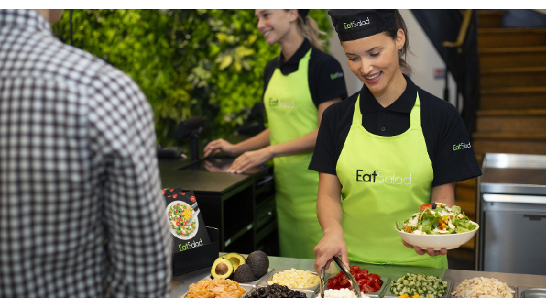 Eat Salad Photo 4