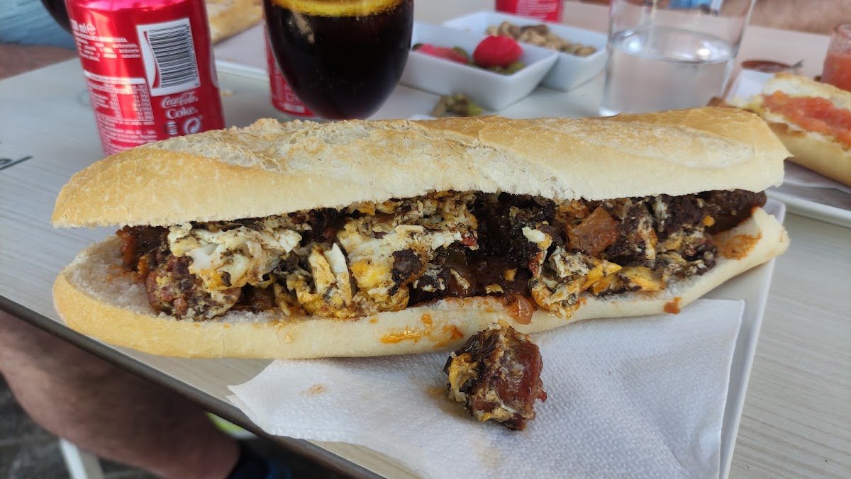 Guimarayz Cafeteria Photo 10