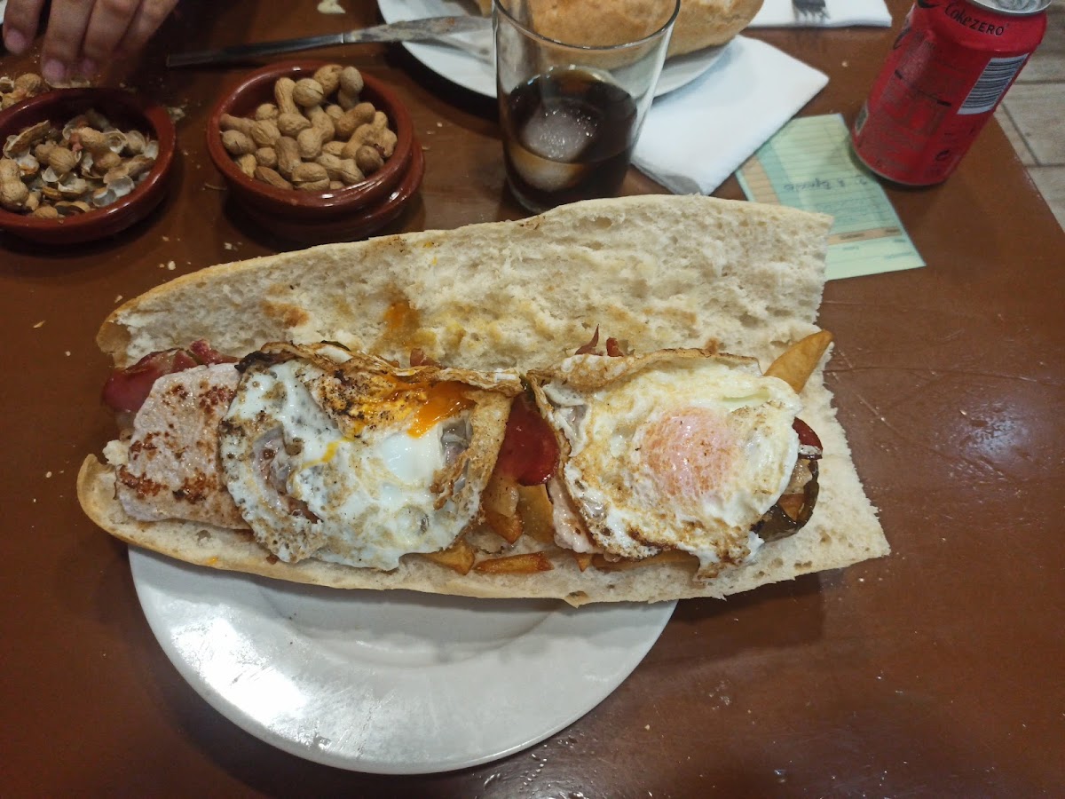 Guimarayz Cafeteria Photo 3