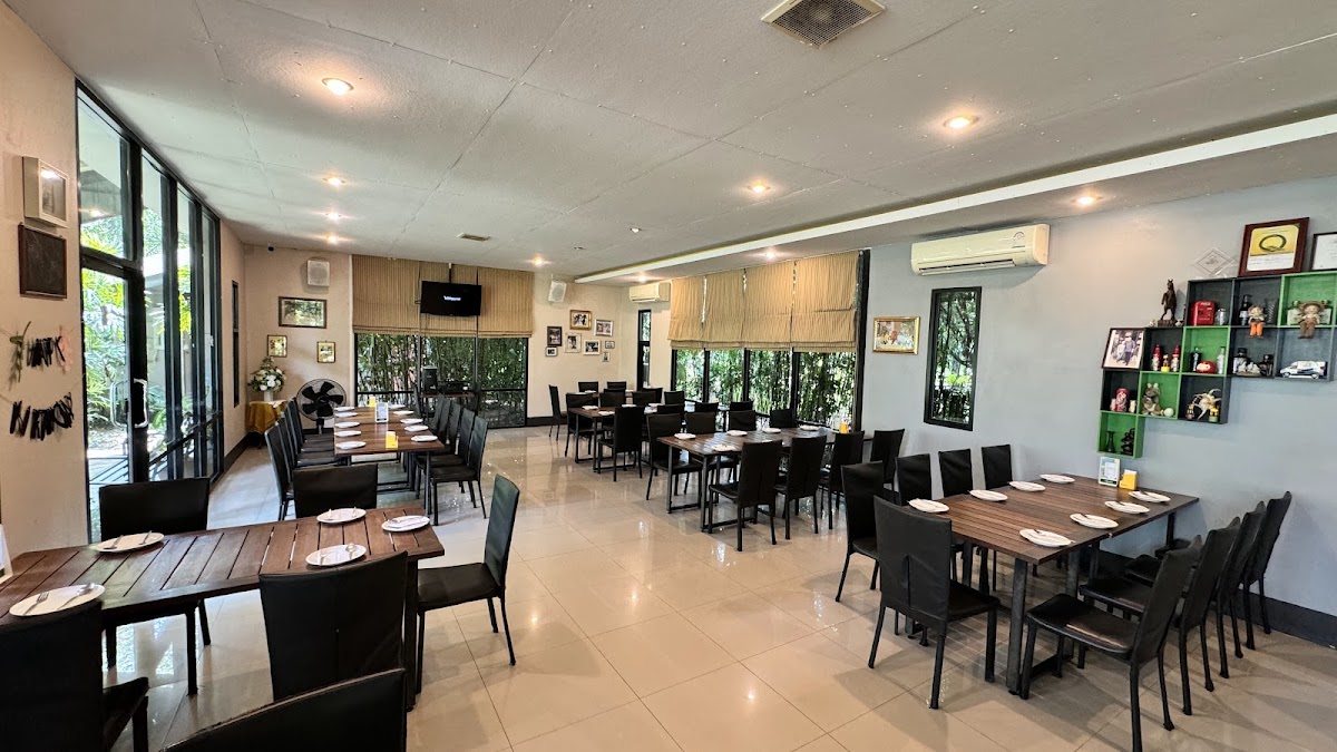 ร้านอาหารเยลโล่ การ์เด้น , Yellow Garden Restaurant