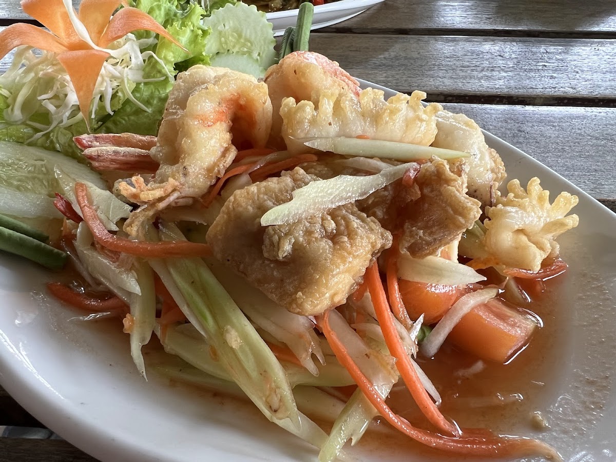ร้านอาหารเยลโล่ การ์เด้น , Yellow Garden Restaurant Photo 2