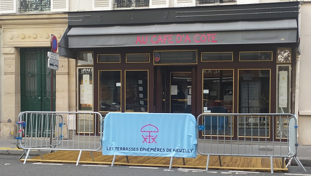 Au Cafe D'a Cote