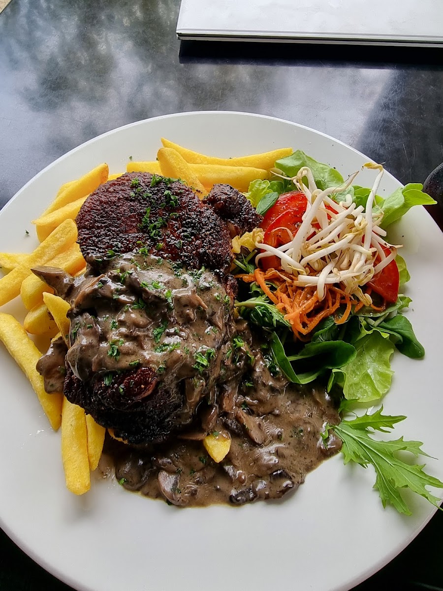 Carpark Cafe & Bar Waiheke Photo 10