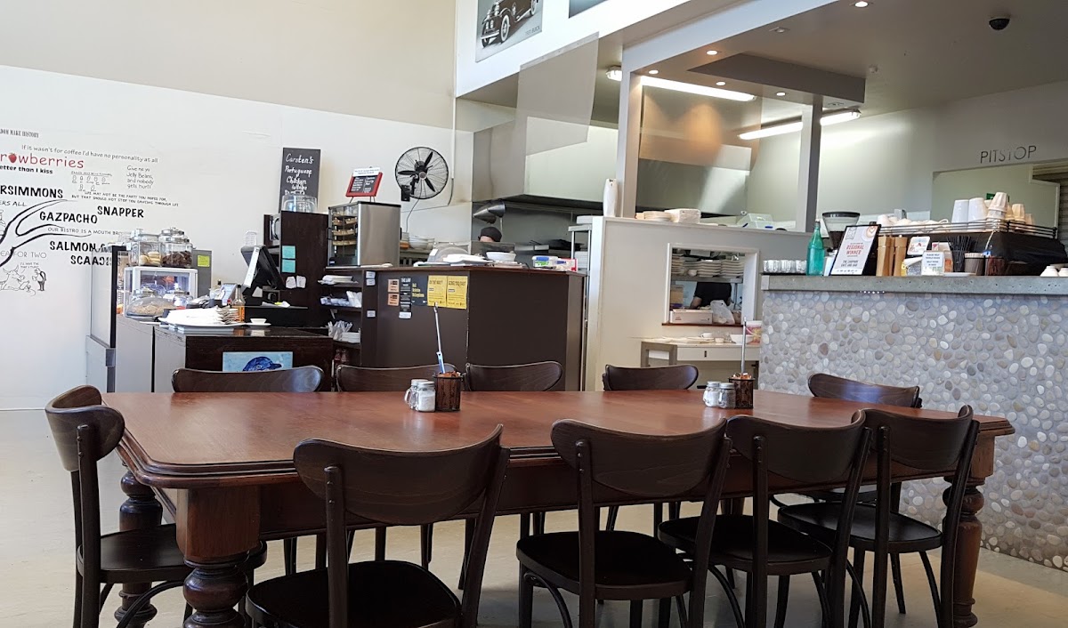 Carpark Cafe & Bar Waiheke Photo 4