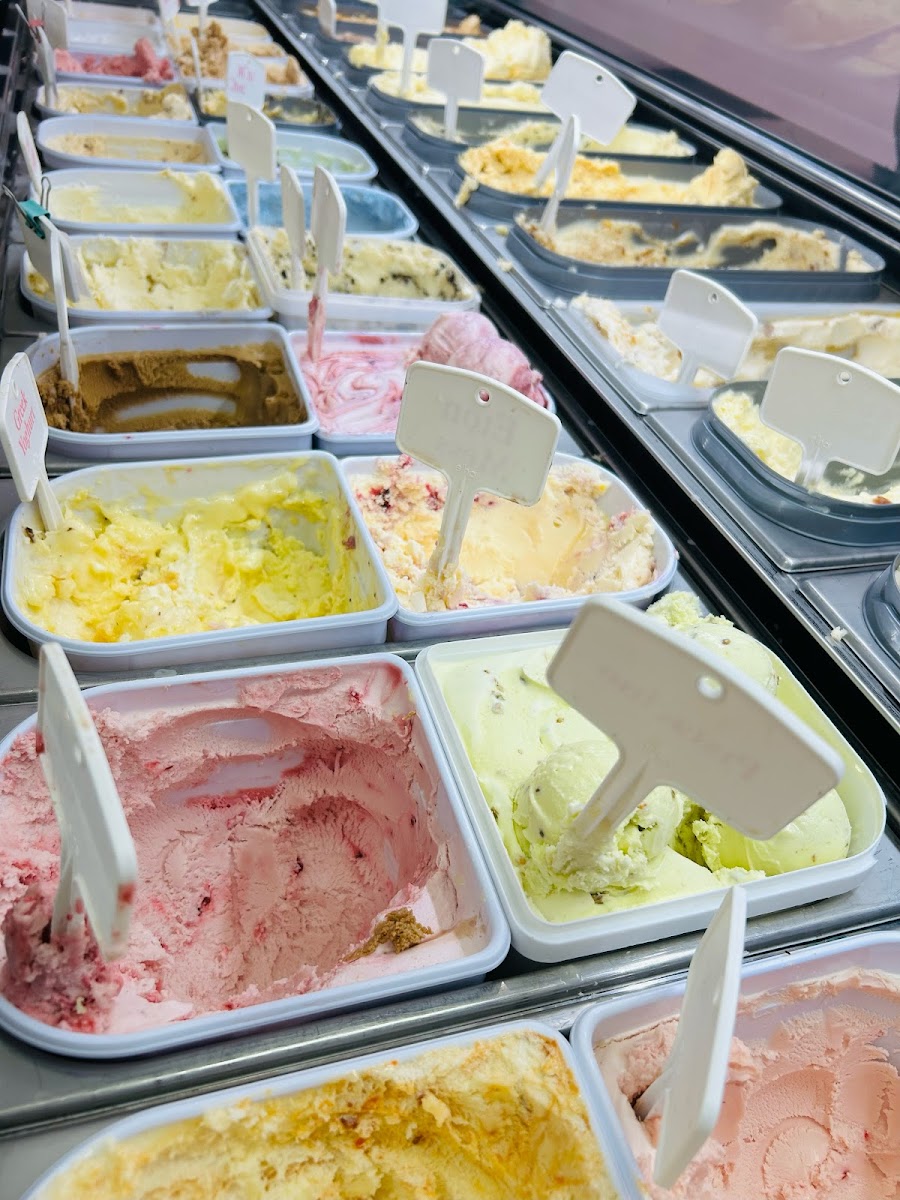 Ives Ice Cream Parlour Photo 5