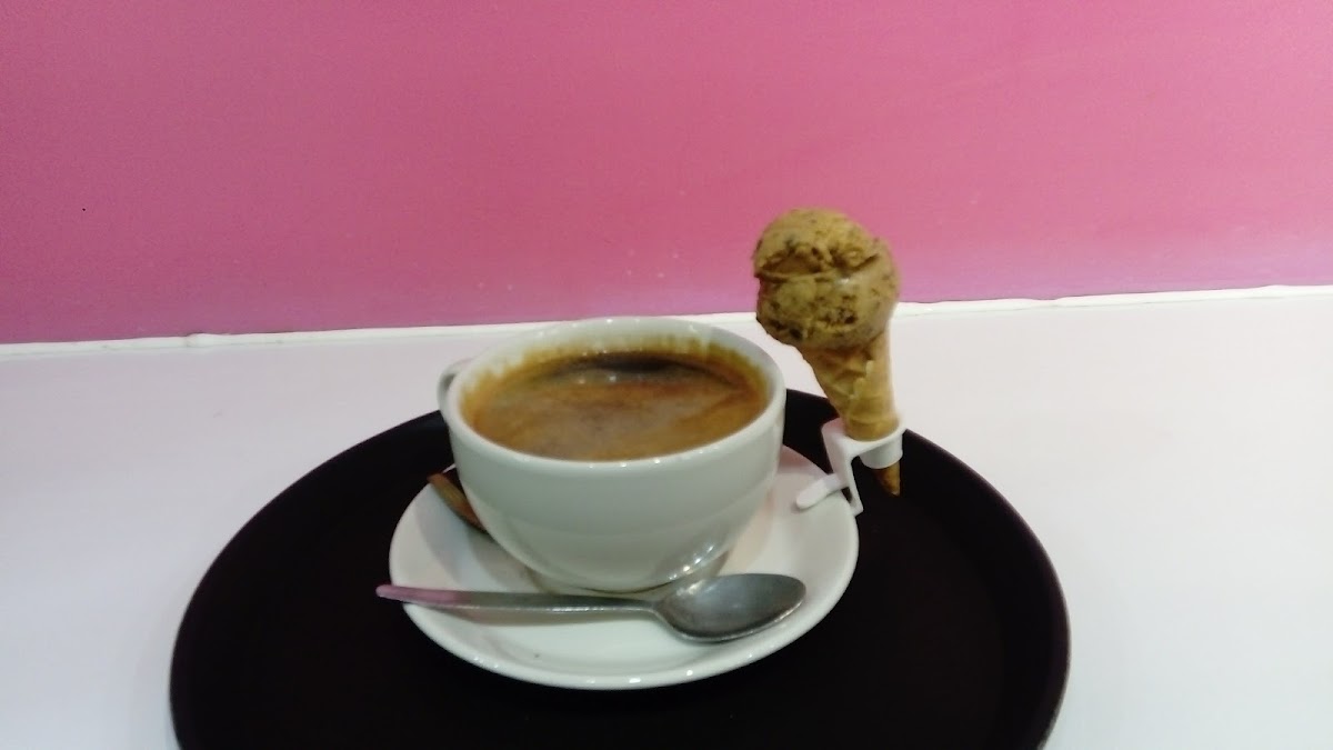 Ives Ice Cream Parlour Photo 7
