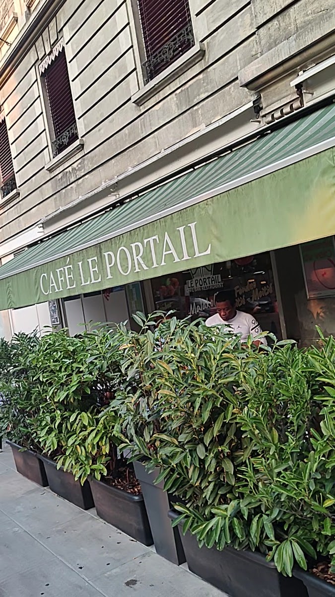 Café, restaurant Le Portail Photo 2