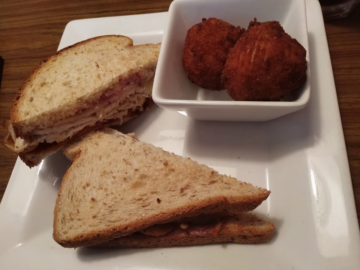 Simply Southern Bistro Photo 10