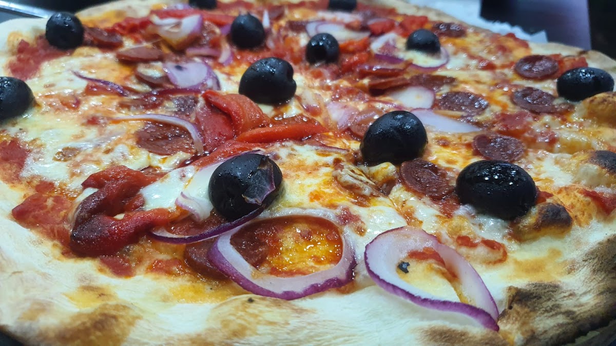 La Margherita Pizza Photo 2