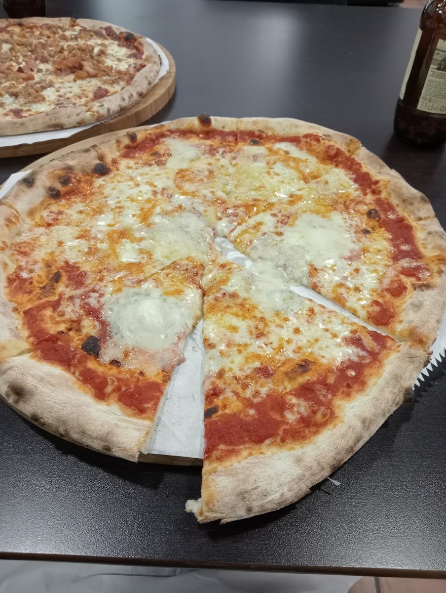 La Margherita Pizza Photo 6