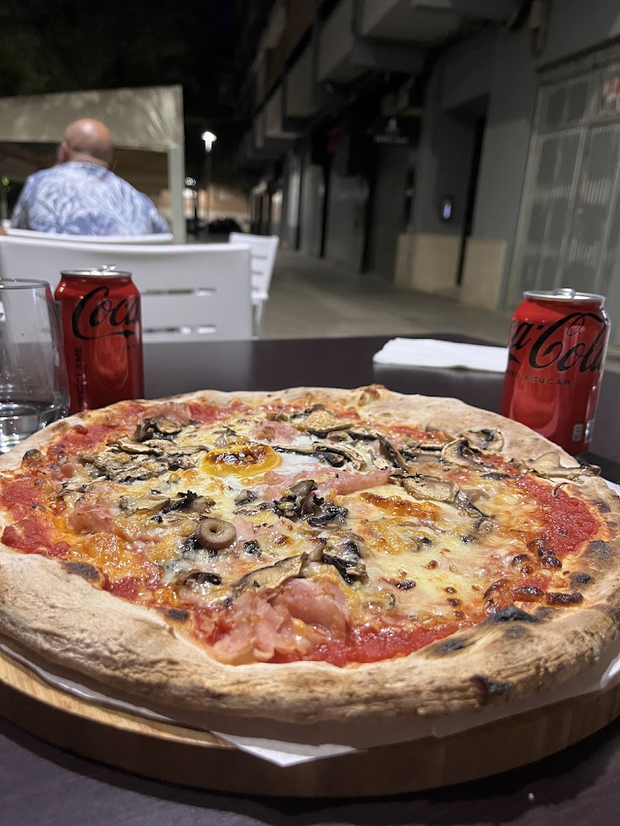 La Margherita Pizza Photo 7