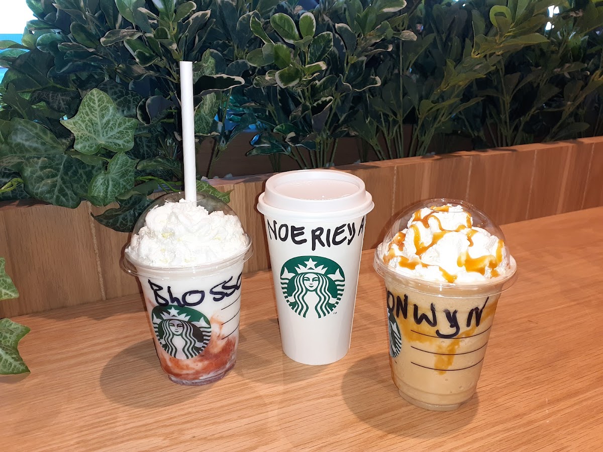 Starbucks Muizenberg Photo 3