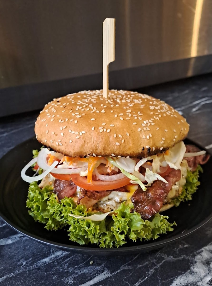 Real BBQ's BEACHBURGER Photo 4