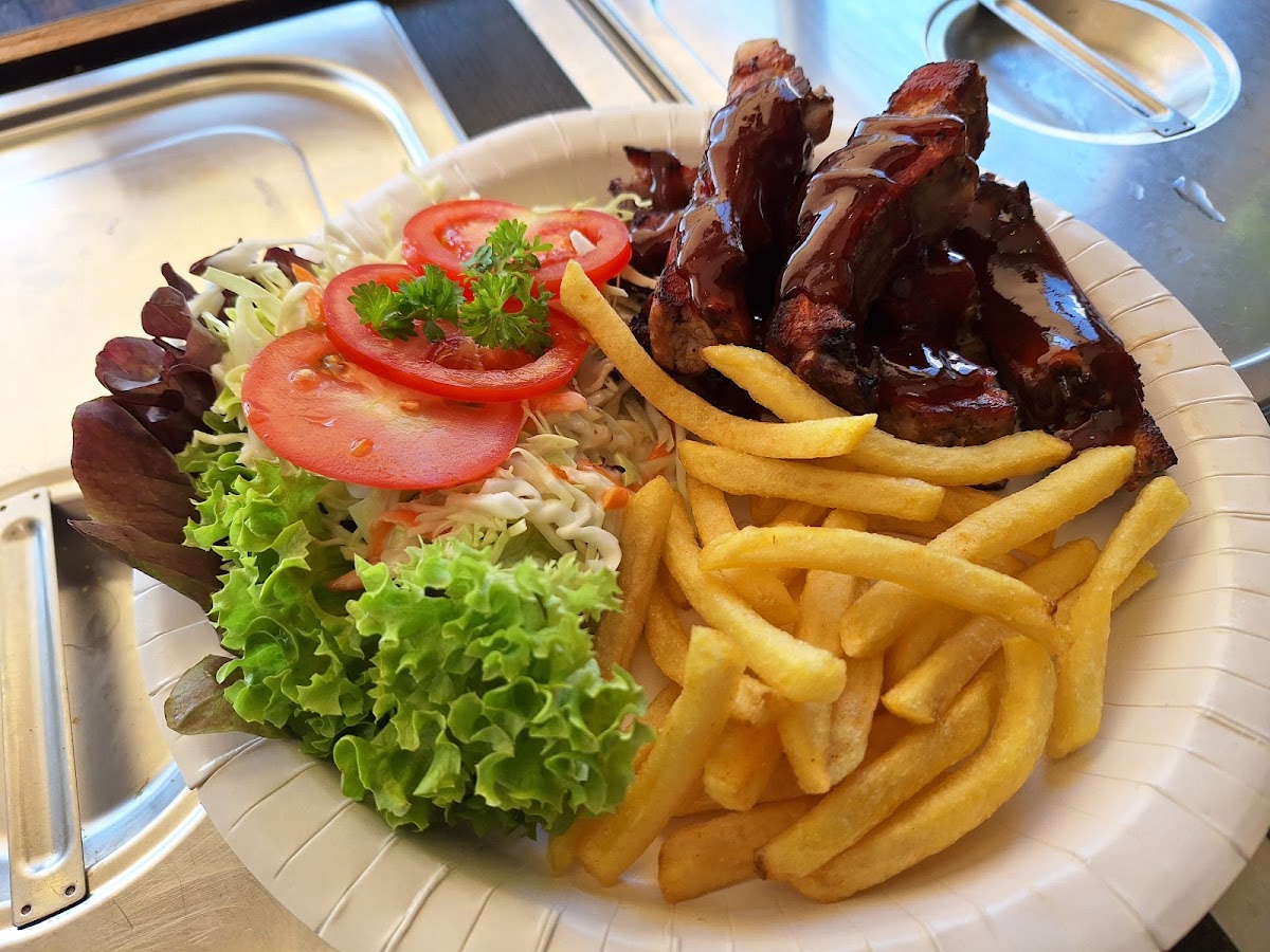 Real BBQ's BEACHBURGER Photo 6