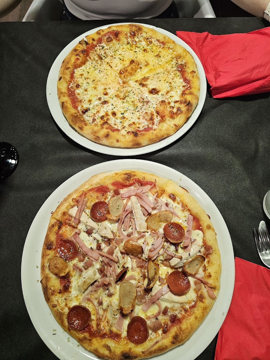Deb's Pizzeria Photo 3
