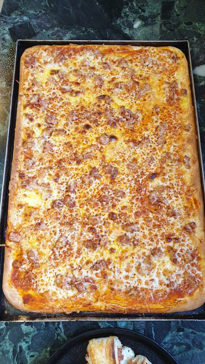 Pizzeria La Luna Photo 9