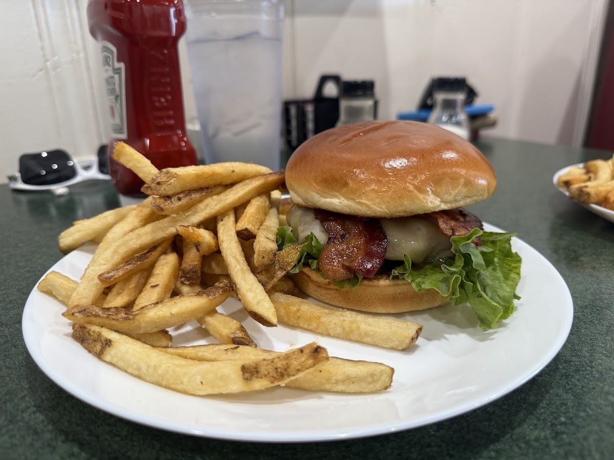 Darla's Diner Photo 2