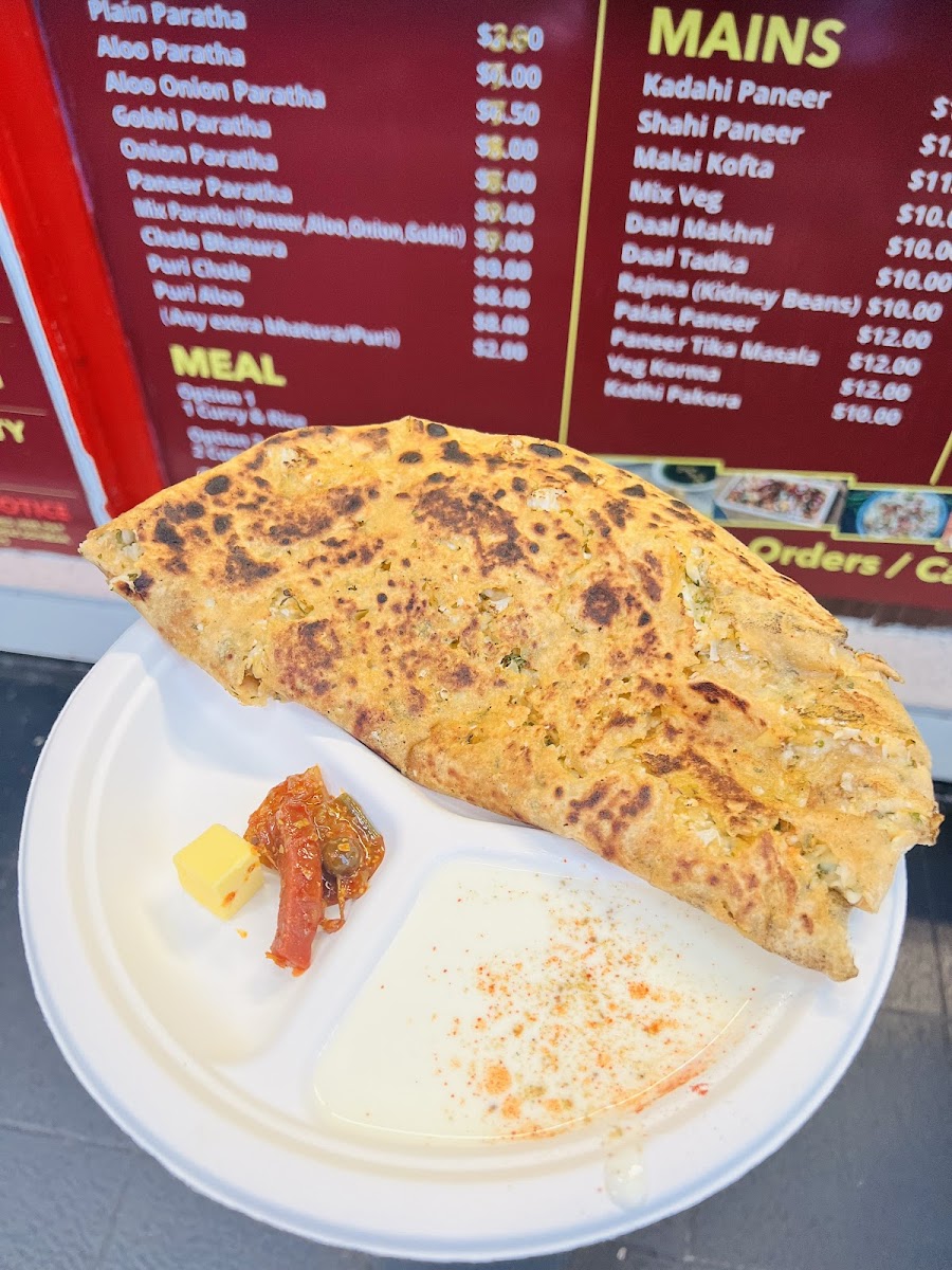 Bal Ganga Indian Takeaway Photo 10