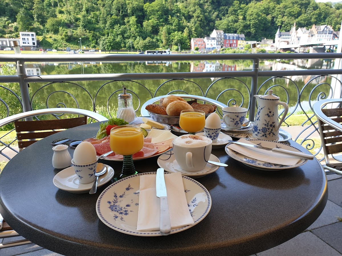 Cafe Balles
