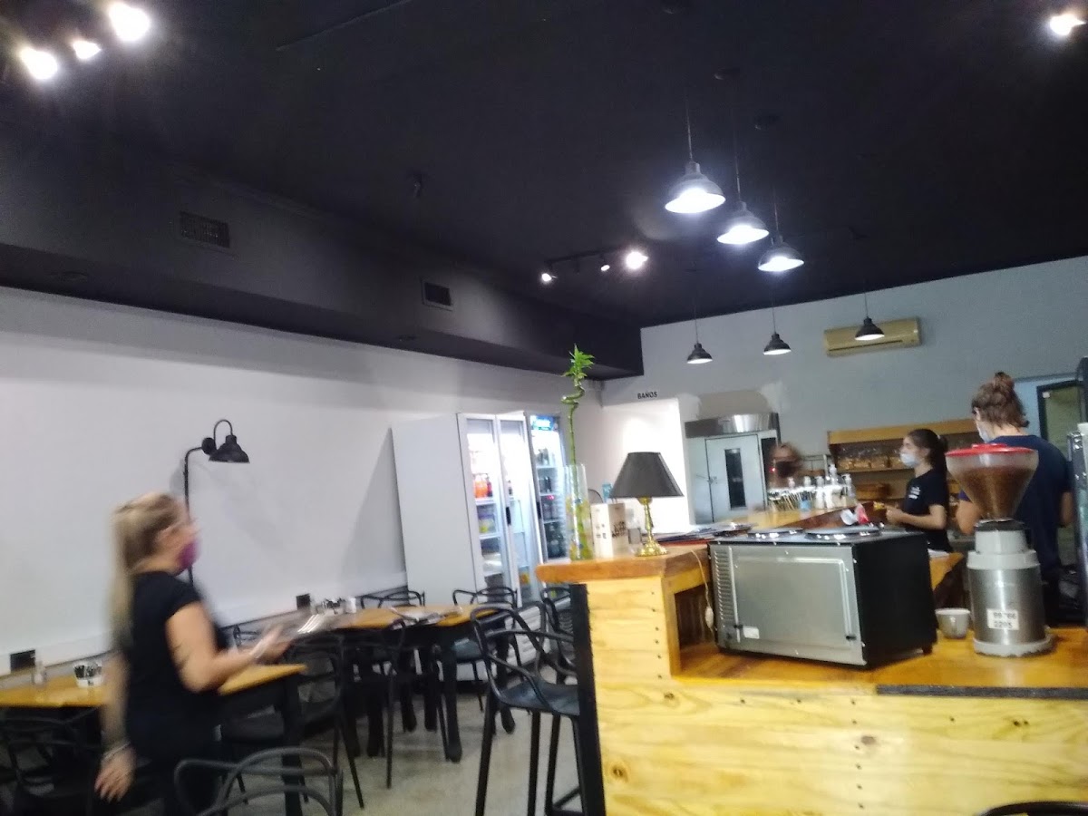 Tentazione Panadería+Café