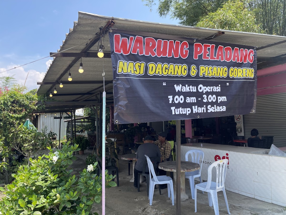 Warung Peladang / Nasi Dagang & Pisang Goreng