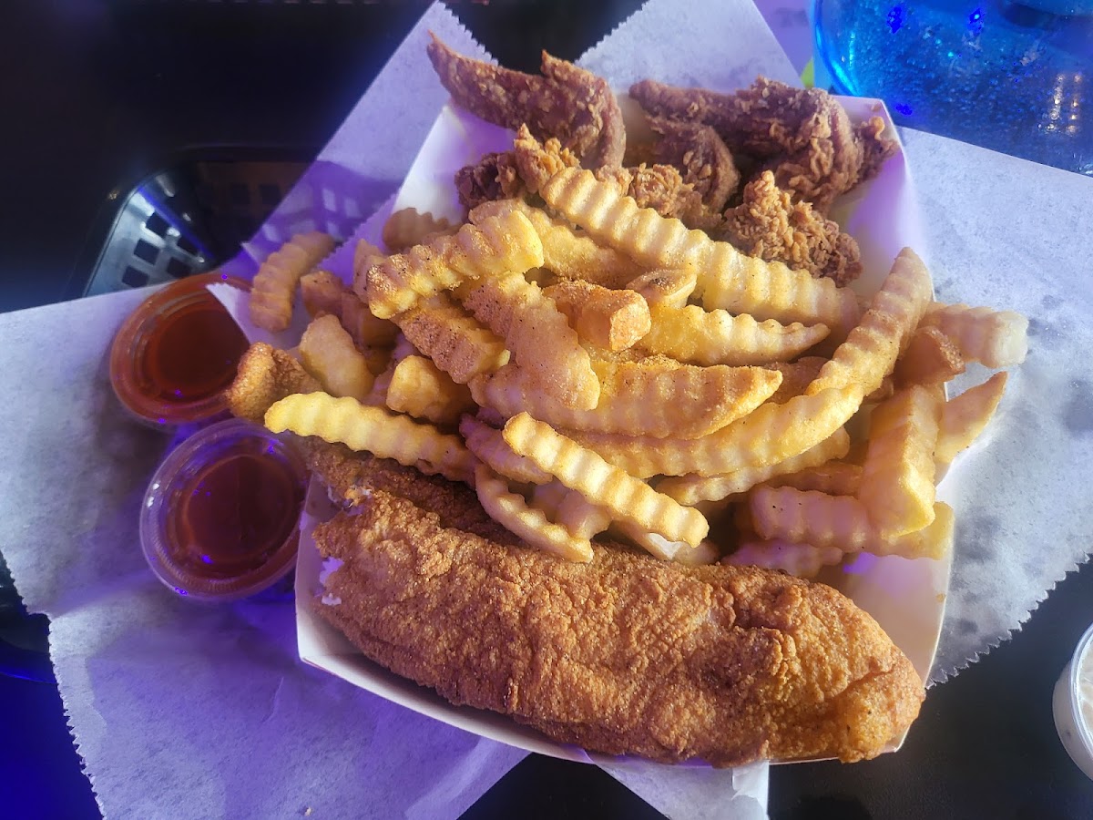 Harold's Chicken & Ice Bar Photo 5