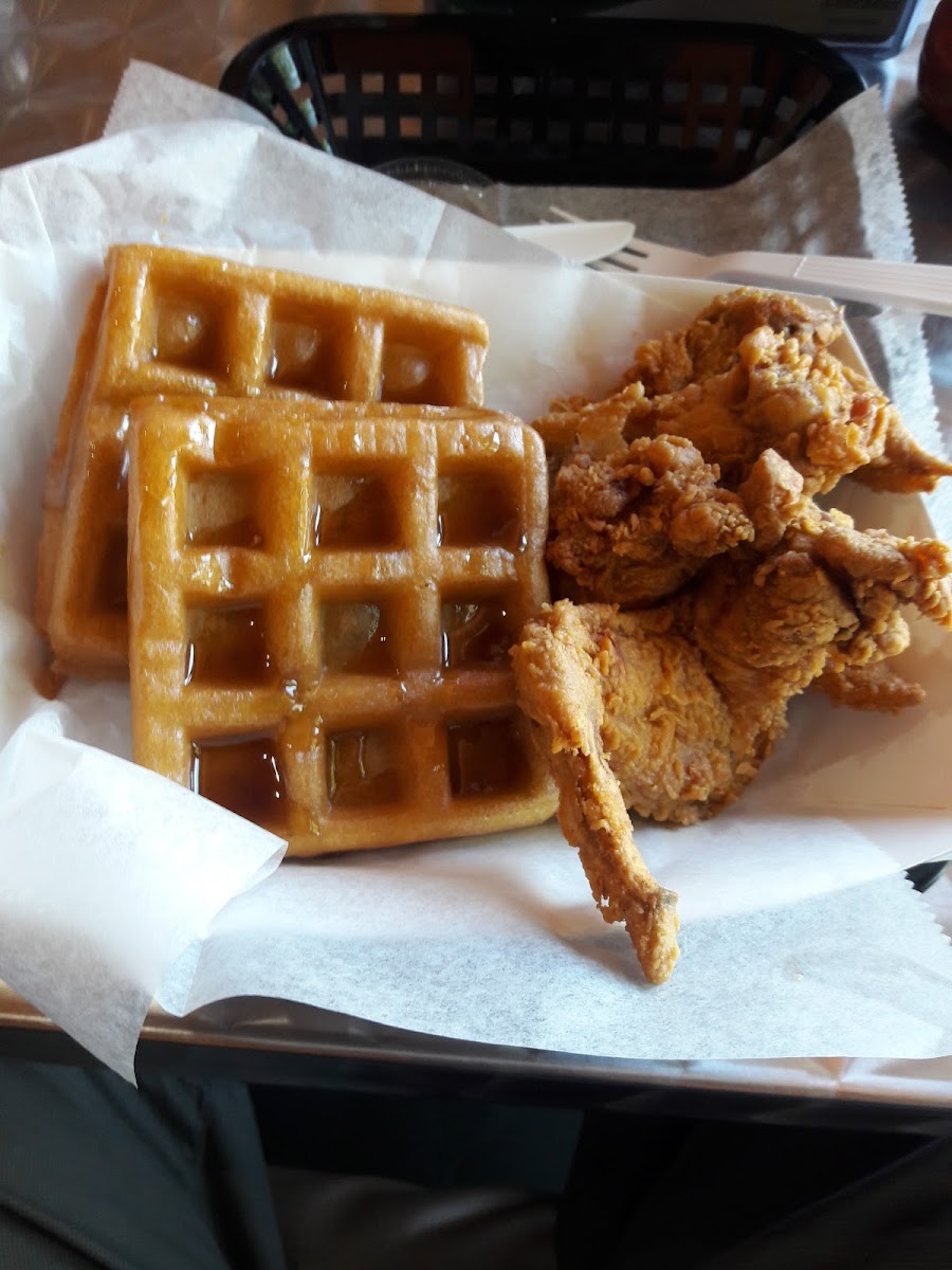 Harold's Chicken & Ice Bar Photo 6