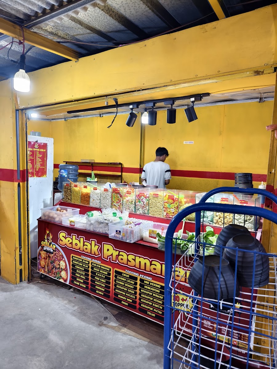 Seblak Prasmanan Horor