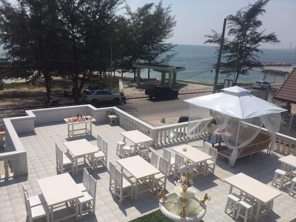 Party Beach Cafe & Restaurant Photo 4