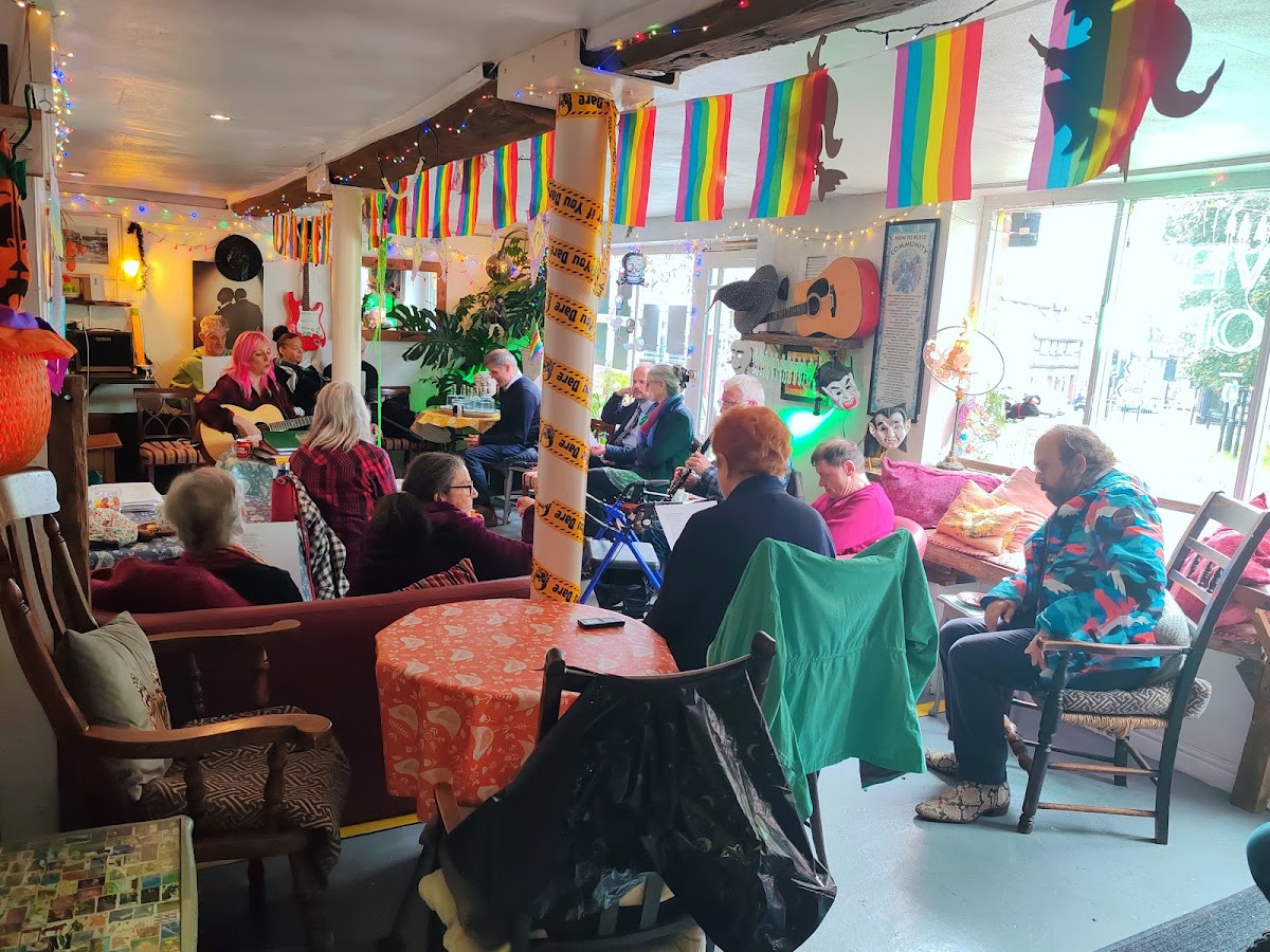 Community @ In Good Hands Photo 6