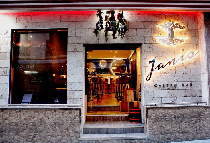 Janis Gastrobar
