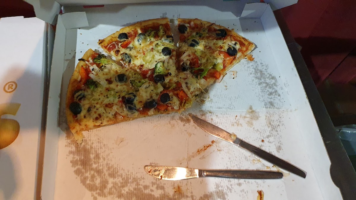 Dinos Pizza Taxi Photo 8