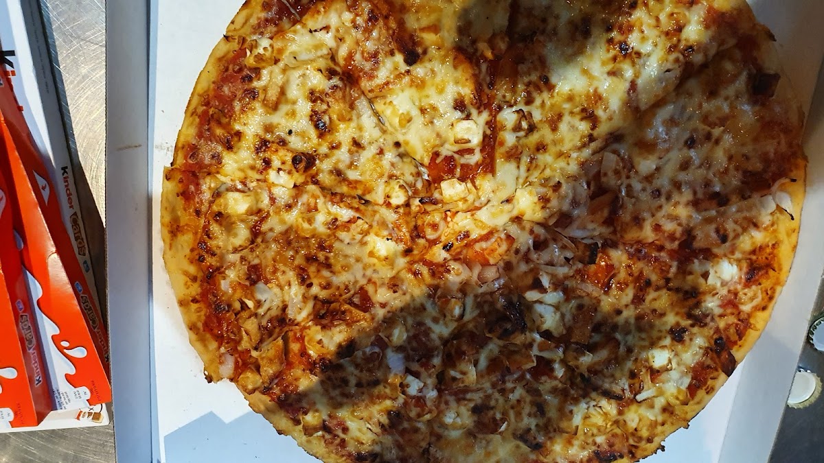 Dinos Pizza Taxi Photo 9