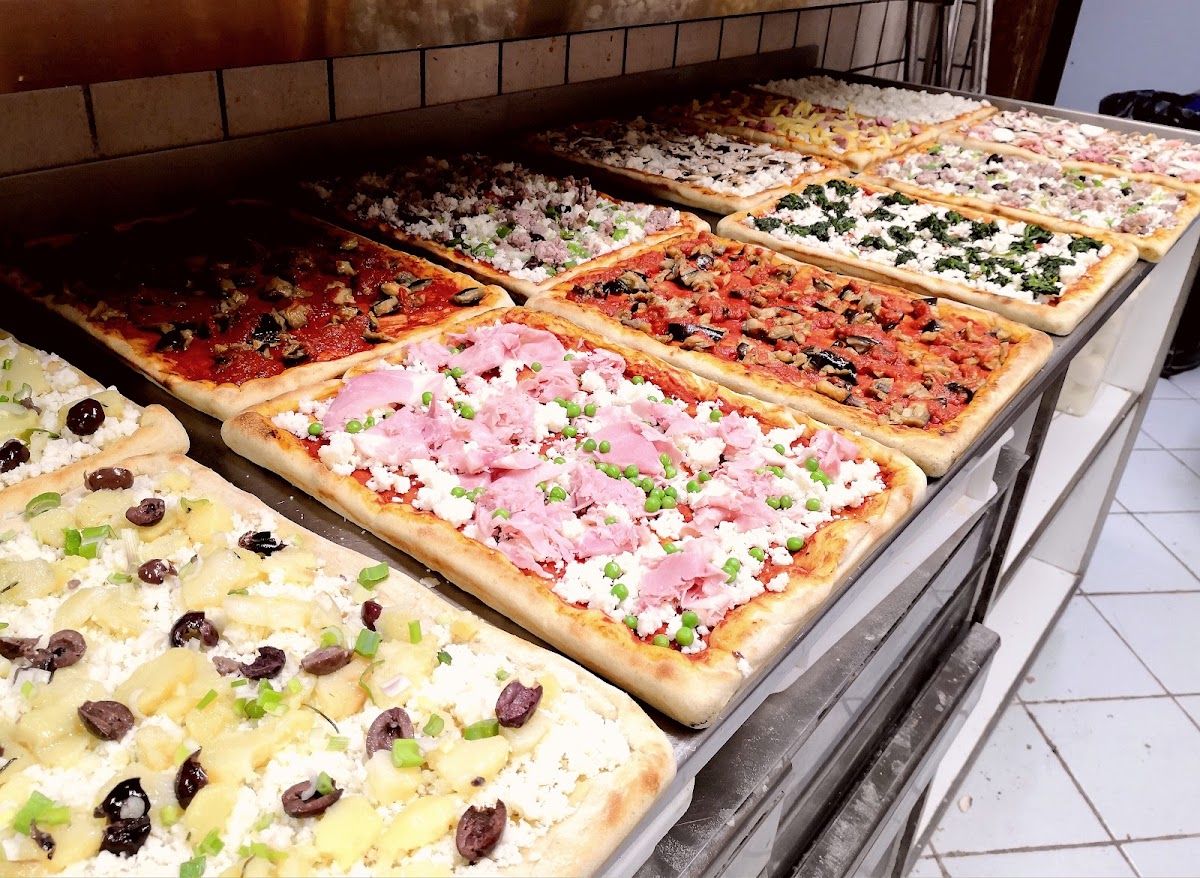 Pizzeria Tutto Pizza Photo 3