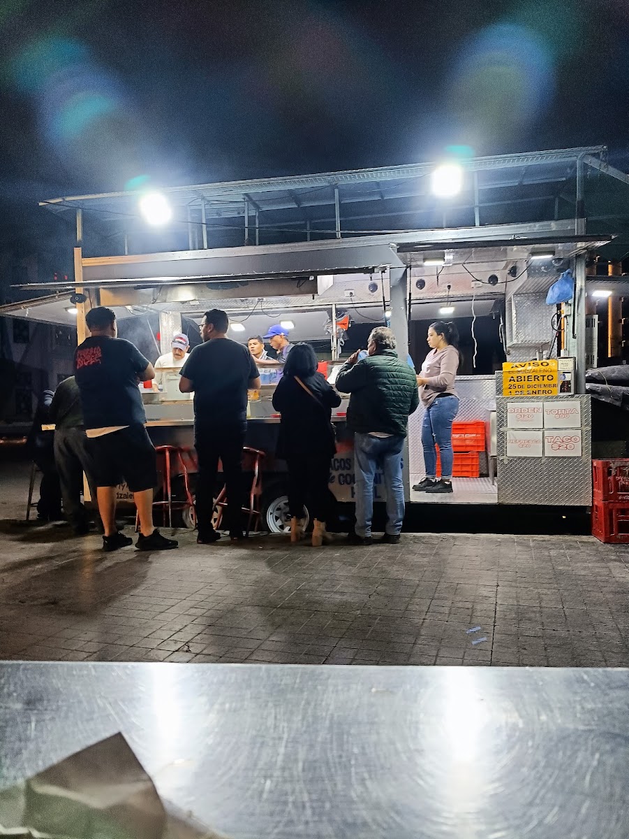 Tacos El Sudzaleño Remolque San Pedro Photo 4